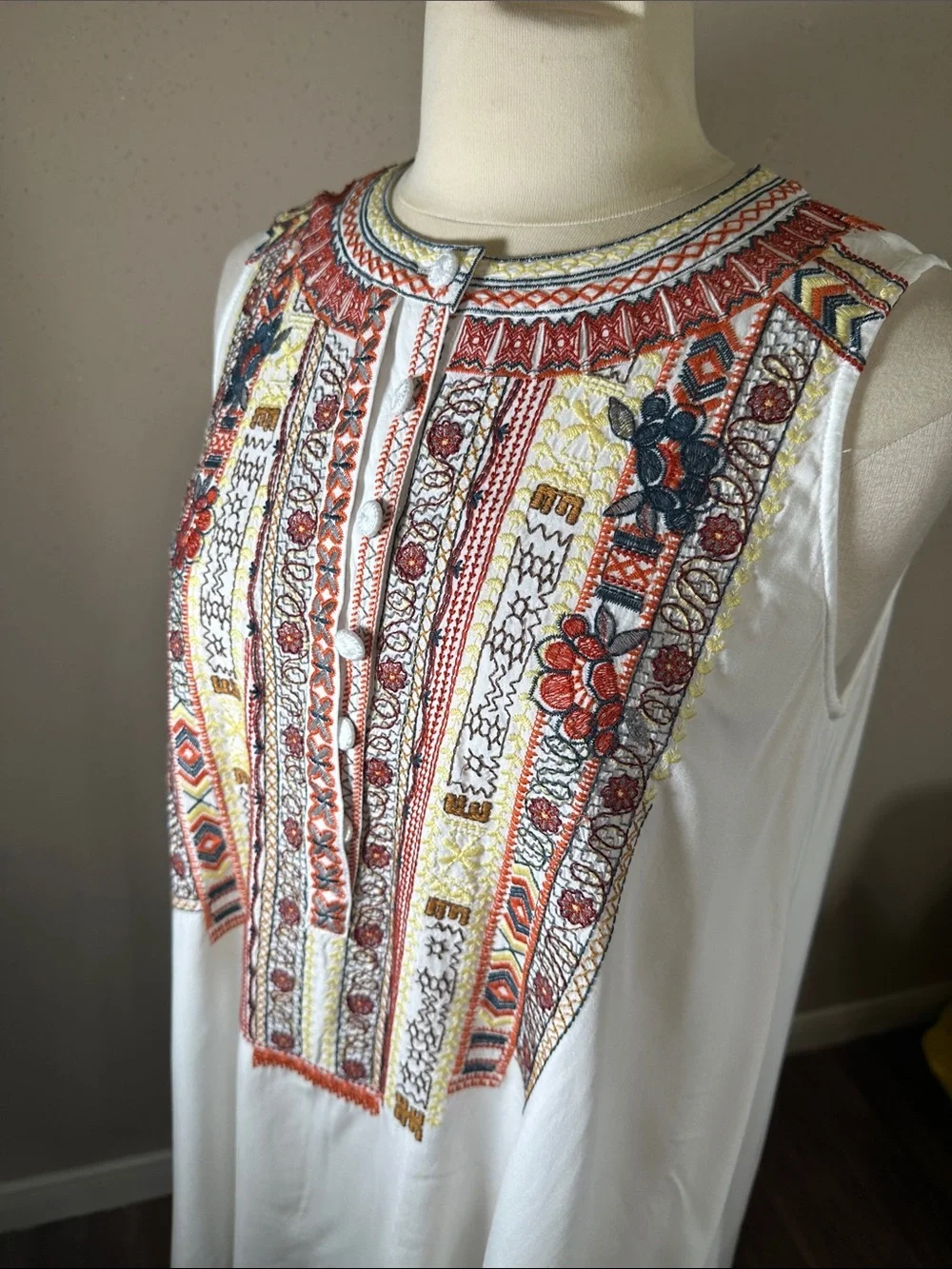 John Mark S White Sleeveless Blouse Top Embroidered Aztec Boho Flared Oversized